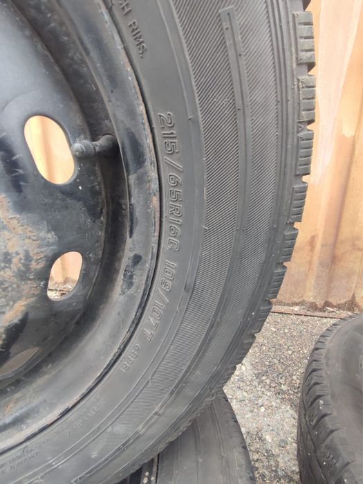 Всесезонни гуми 215/65/16