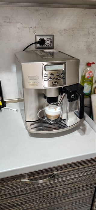 Кафеавтомат Delonghi Magnifica cappuccino ESAM 3500S