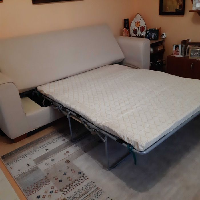 диван-легло разтегателно с дължина 240см.