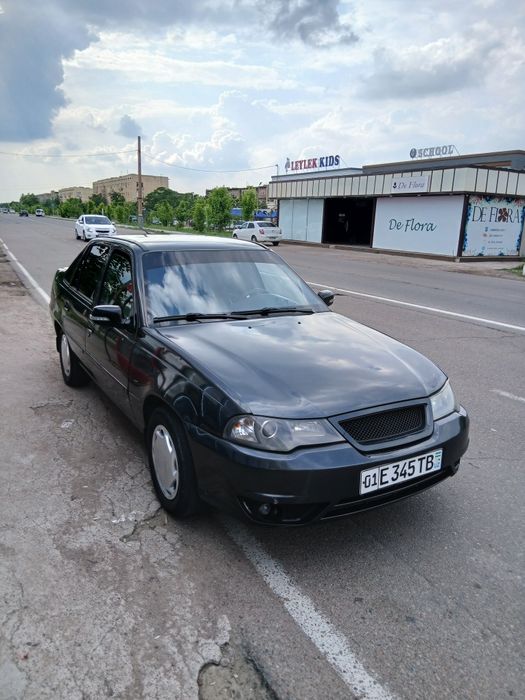 Nexia2 1.6 sotiladi