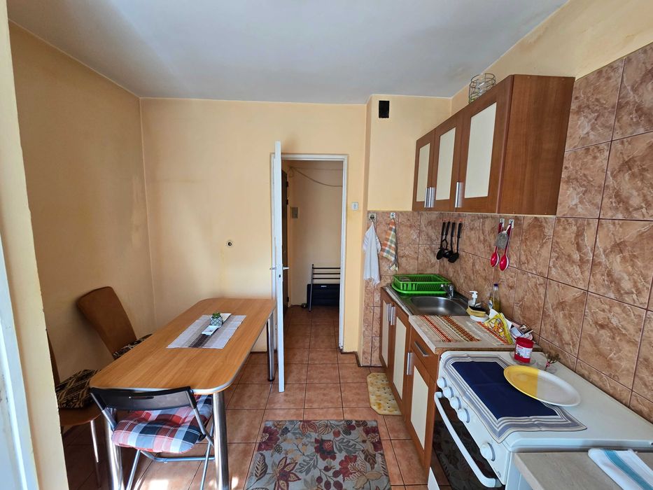 Vând apartament 2 camere, 51 mp, etaj 1/4, Astra – parcare | Proprietar