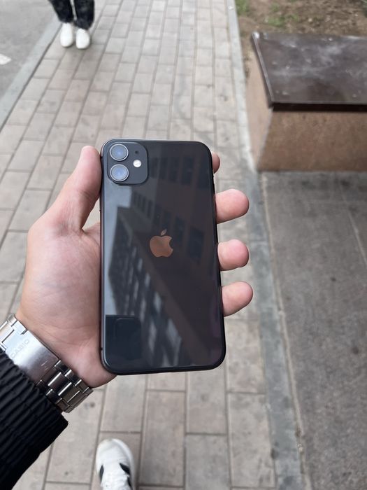 Телефон IPhone 11 128GB