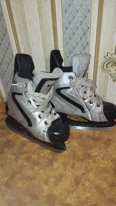 Продам коньки торг есть