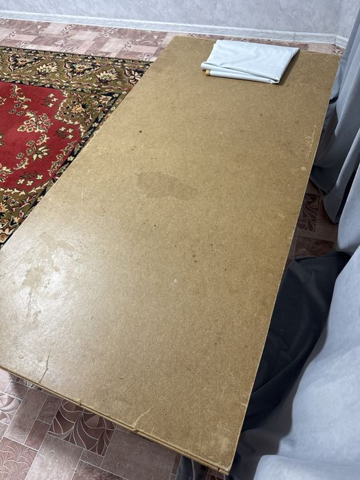 Стол кухонный деревянный