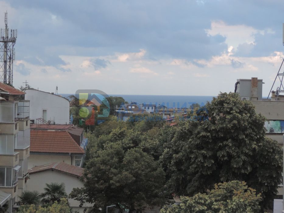 Обзаведен двустаен в сърцето на гр. Царево, 87 кв.м.