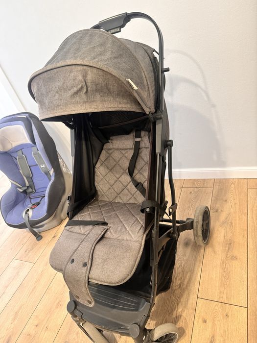 Коляска прогулочная