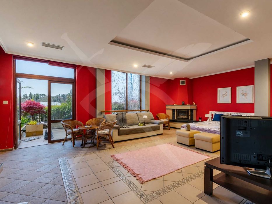 Продава се Къща в Созопол - 607 кв.м за 2966 €/кв.м - Снимка #2
