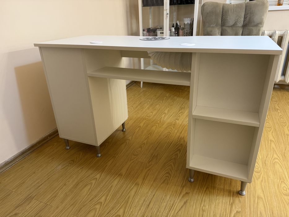 Masa profesionala pentru manichiura ProDust alb