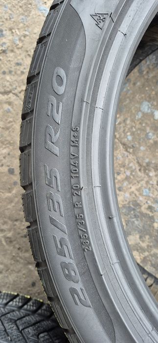 4 anvelope iarna Pirelli,fata 255/40/20,spate 285/35/20.Pretul este pe bucata.