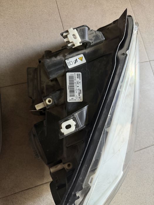 2x Десен ксенонов фар Valeo BMW X1 E84 (2009–2015)