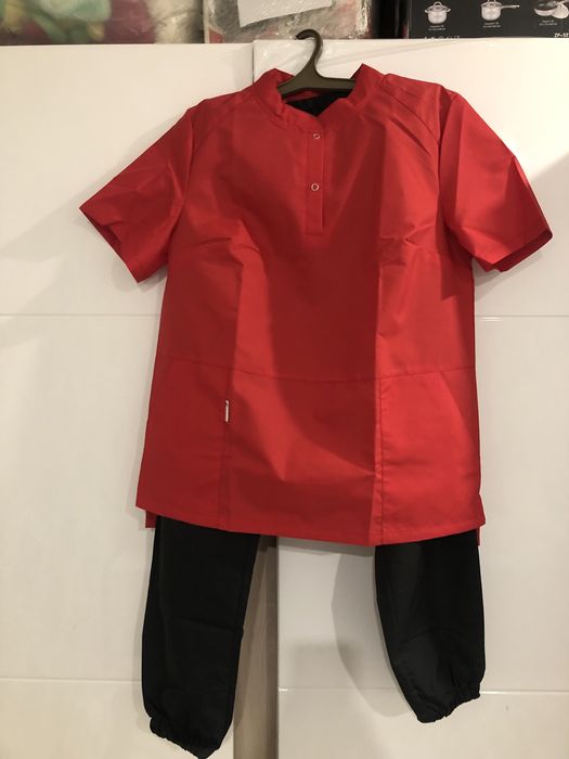 Продам медицинские костюмы