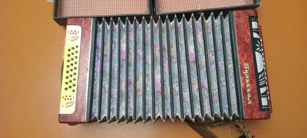 Гармонь с регистрами продам