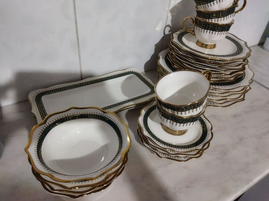 Продам столовый сервиз