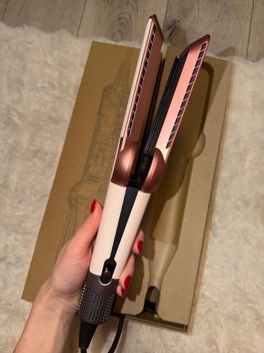 Преса за коса Dyson