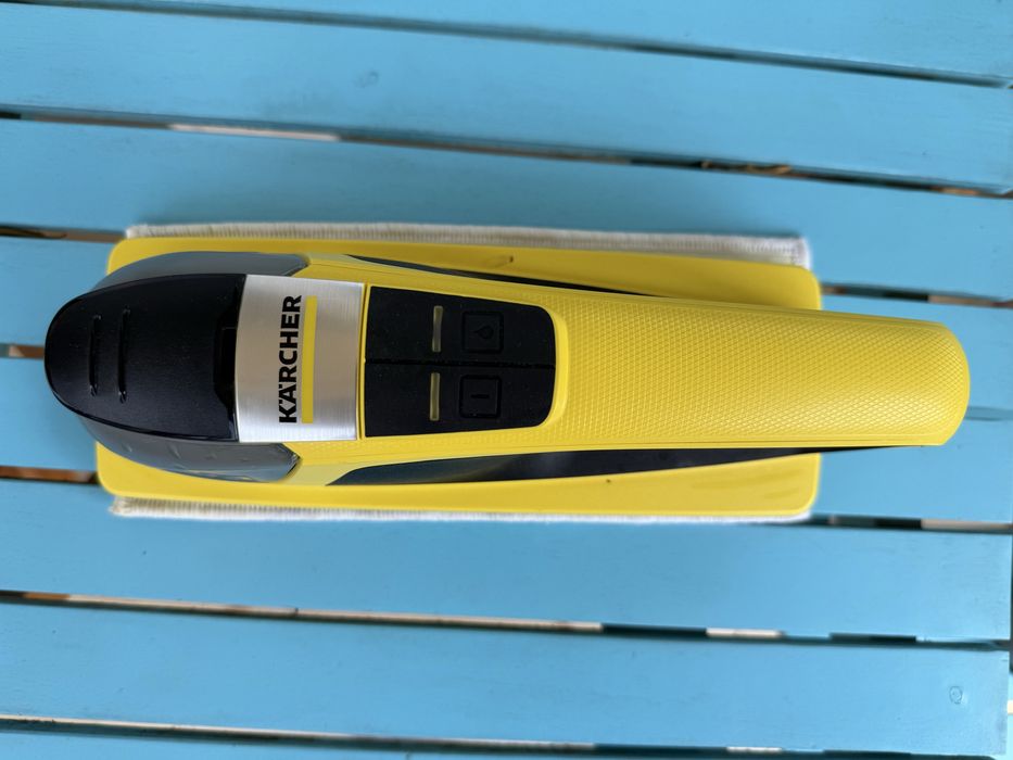 Уред за почистване на прозорци Karcher WV 2  + KV 4 Premium, плюс удължител Karcher KV
