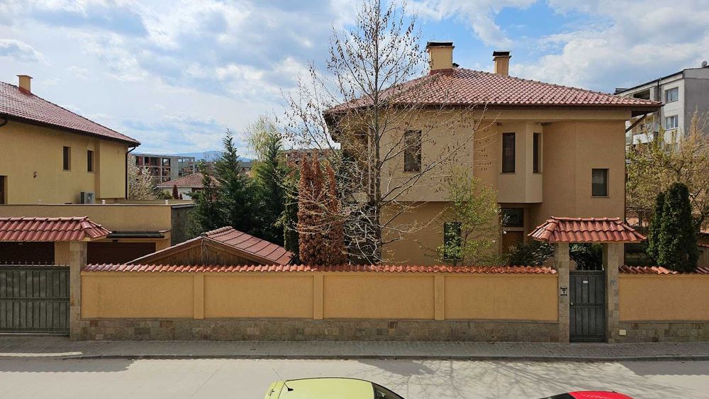 Тристаен с АКТ 16 Смирненски