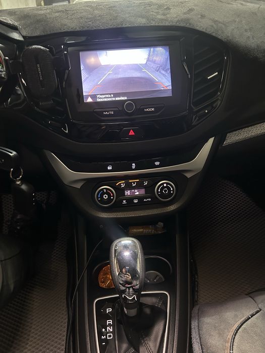 Продам Весту кросс