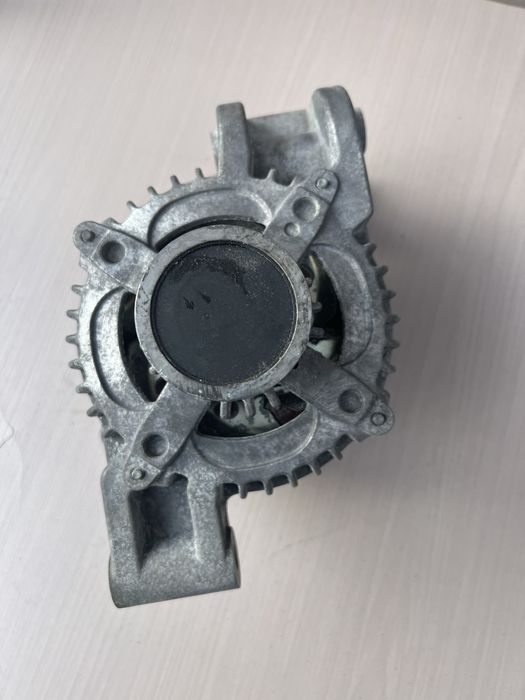 Продам генератор на форд