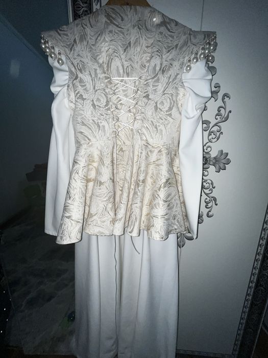 Платье на узату