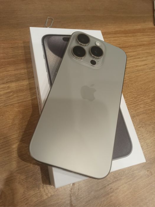 Като нов! Iphone 15 pro! 256гб с остатъчна гаранция