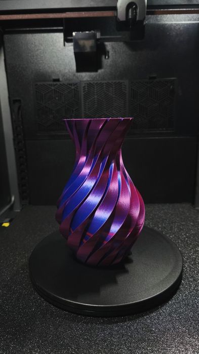 3d ваза с два цвята