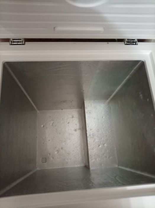 Продаю морозильную камеру