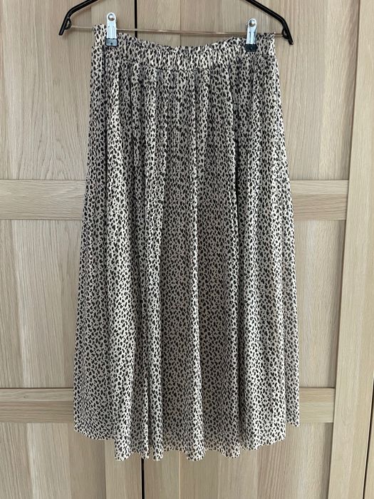 Плисирани поли по 10 лв