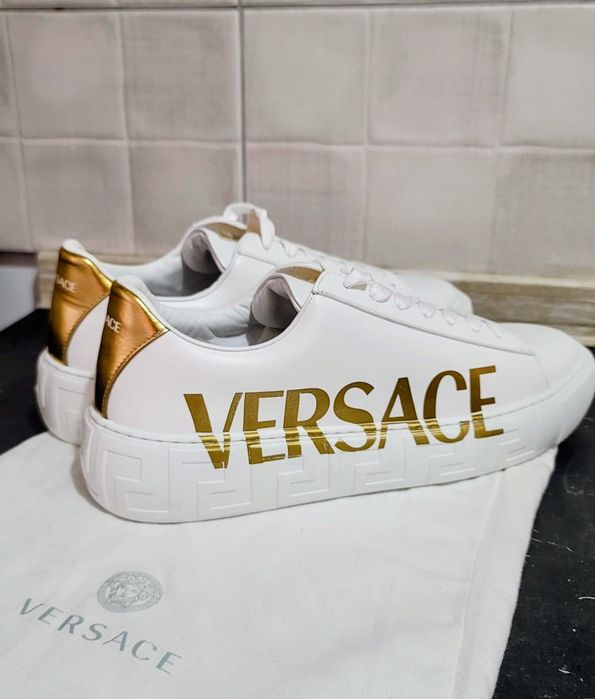Vând adidas VERSACE originali din piele Nr. 43