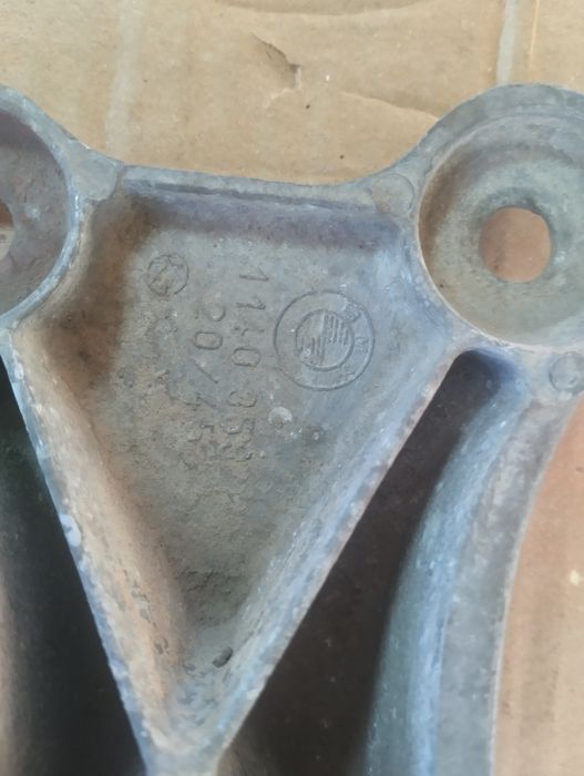 БМВ Е34 коробка крепление