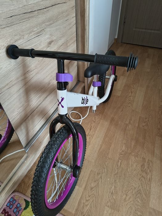 Bicicleta  Bixe fara pedale 5 - 9 ani