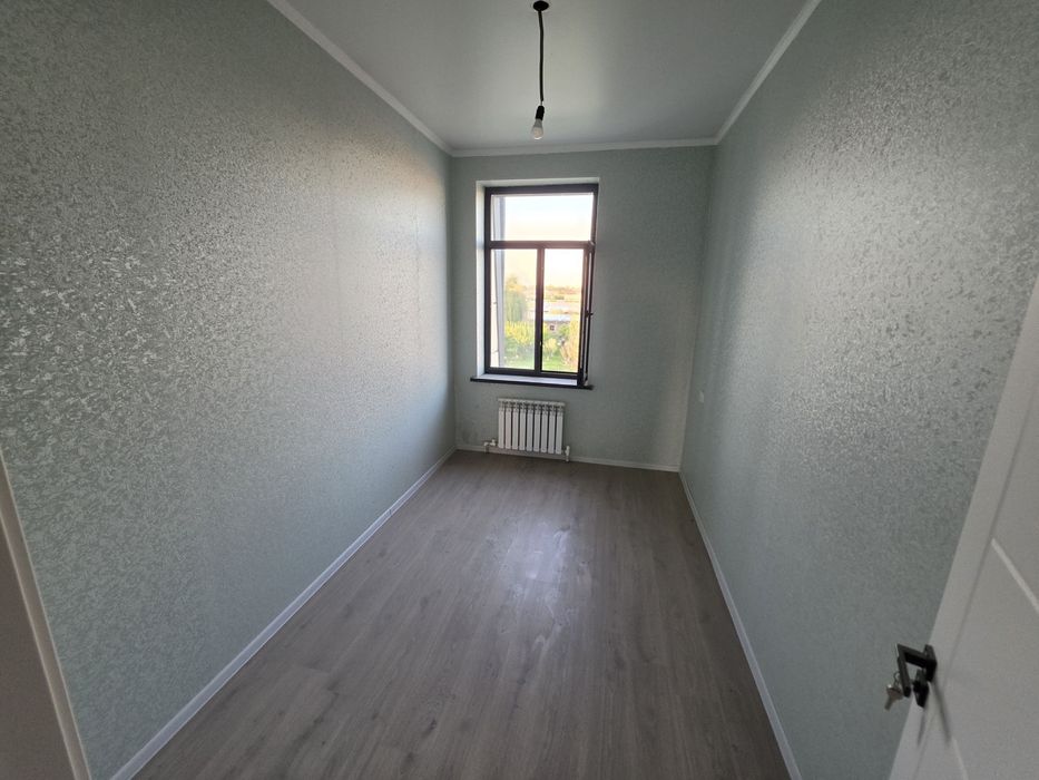 Продается срочно 3 комн квартира в новостройке кирпич Янгиюль город