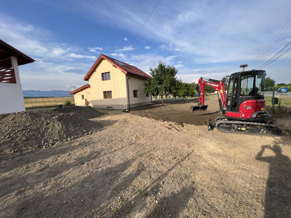 Miniexcavator de închiriat si basculabila cu macara
