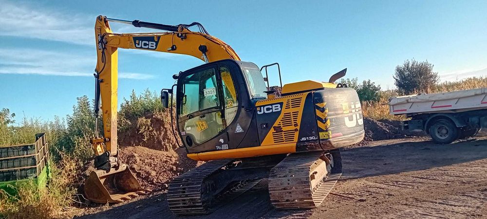 Excavator 14,5t pe senile JCB JS130