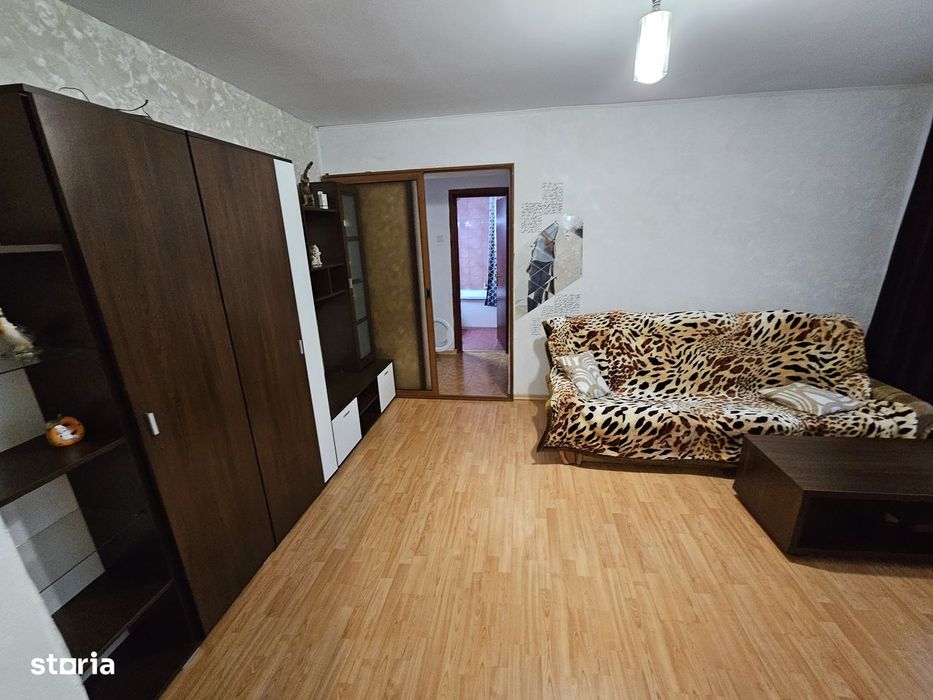 Inchiriez ap cu 2 camere zona Scoala 5