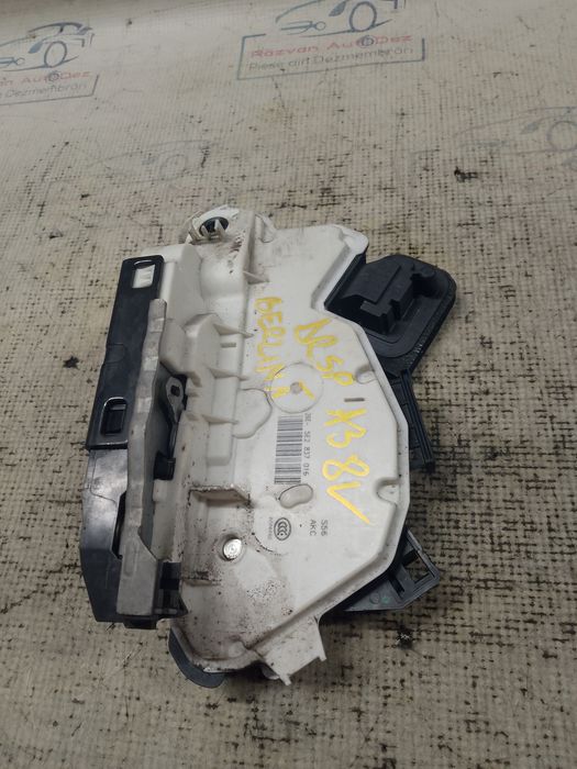 broasca dreapta spate audi a3 8v berlina 2015