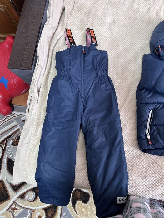 Продам комбинезон зимний детский