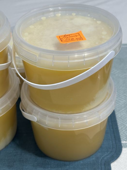 Натуральный башкирский липовый мёд.