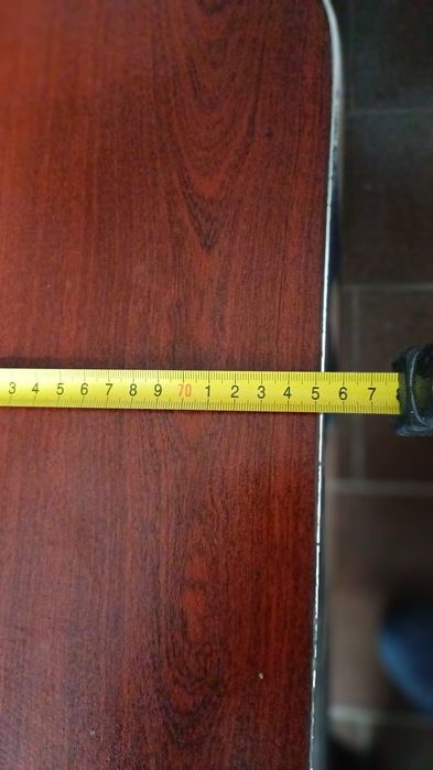 Mese de bar noi cu scaune separate