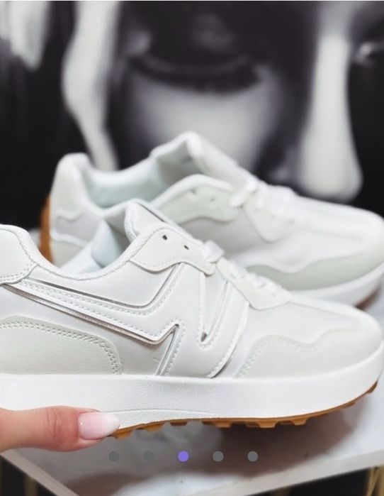 Сникърси еко кожа- бели