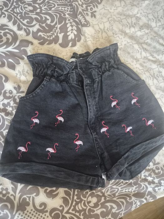 Сет Москино- тениска и къси панталонки