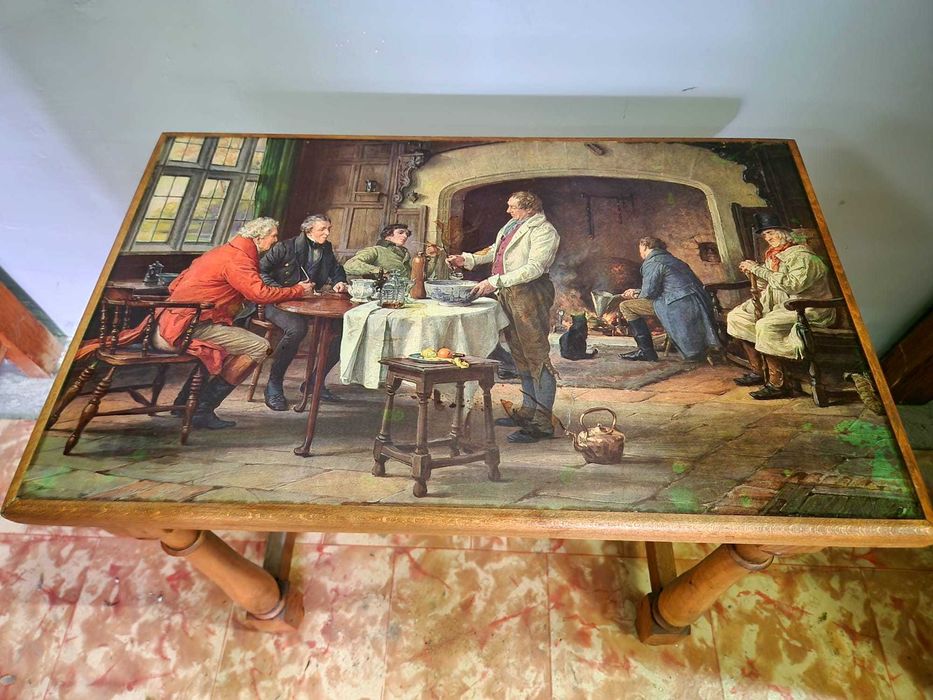 Тройка помощни маси тип зигон с живописни сцени