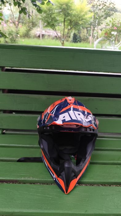 Vând Cască Enduro Airoh Helmet + ochelari Thor.