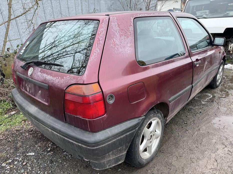 Vw Голф 3 1.6и 75кс 1996г На Части