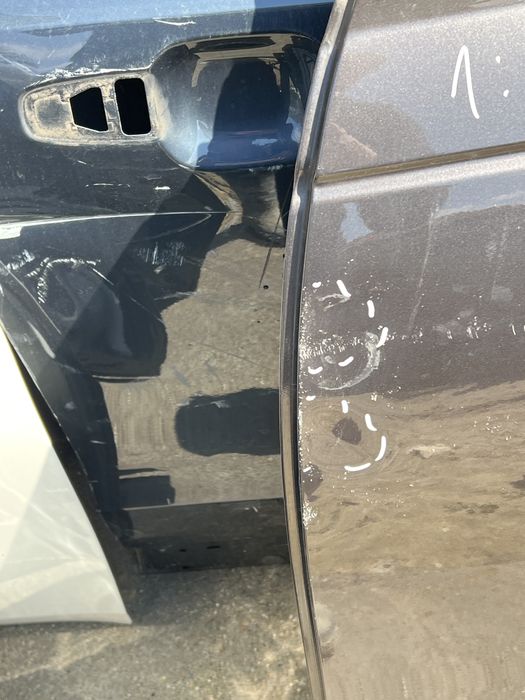 Range Rover Velar L560 facelift 2019 J8A220255AA задна лява врата