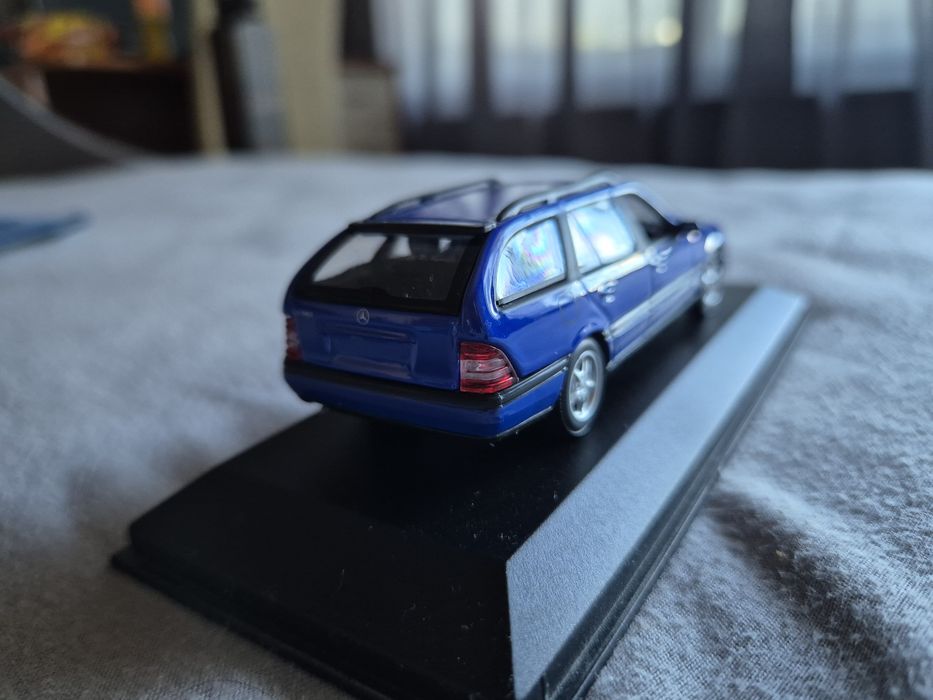 Mercedes C class w202 1/43 minichamps метална количка колекционерска
