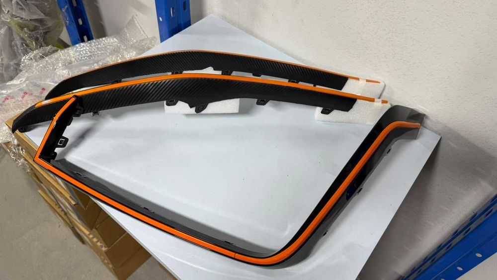 Задный молдинг UNI-V sport
