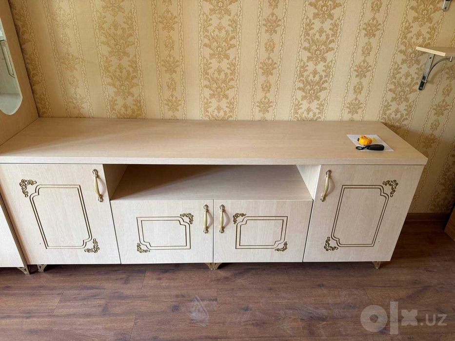 Шкаф  стенка sotiladi. 2 tasi 1 da