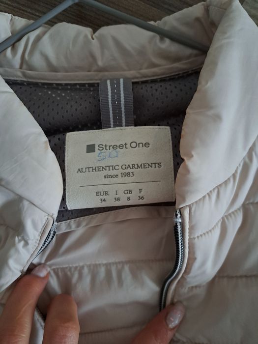 Geaca primavara Mărimea 38