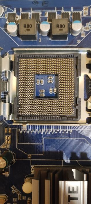 Продавам четириядрен комплект на s.775 с intel Q9550