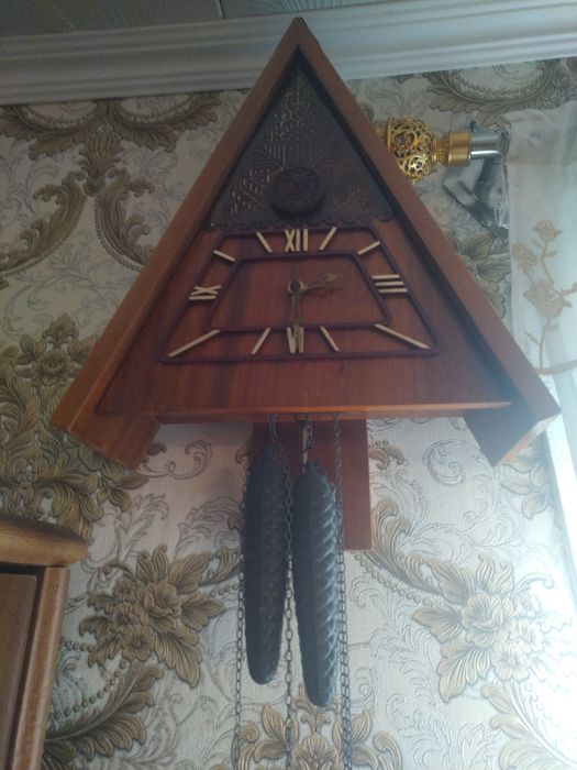 Продам с доставкой часы